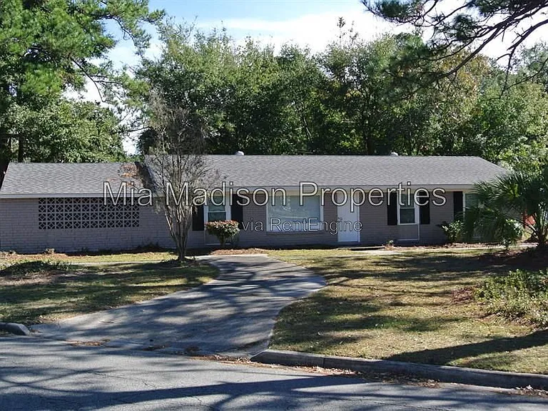 201 Sea Island Dr — Photo 1
