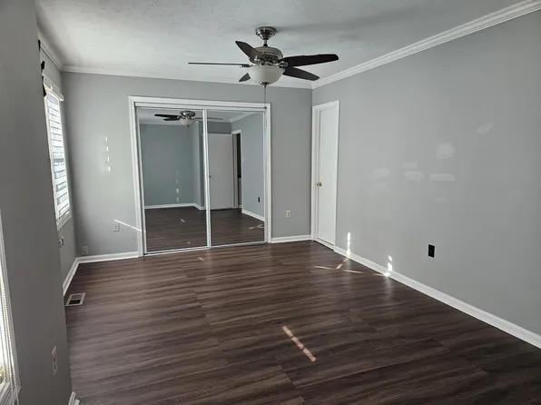 8494 Saddle Ct, Manassas, VA 20110