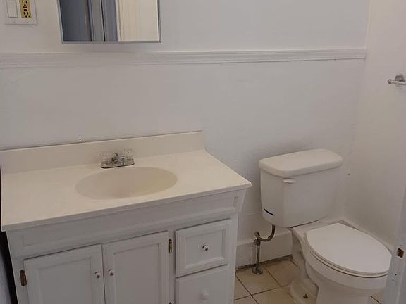 5th image of 2 Donald St APT 1