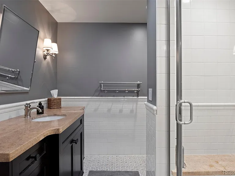 1350 E Greenwood Ln — Photo 35