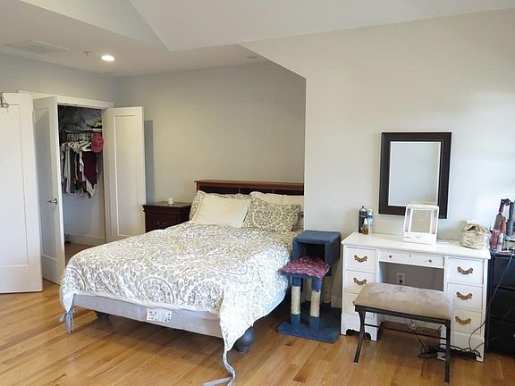 5th image of 157 Hancock St Unit 11