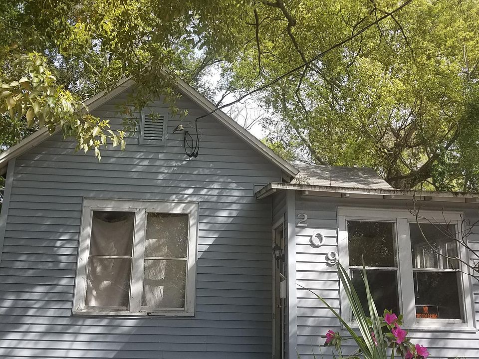 1st image of 209 W 27th St