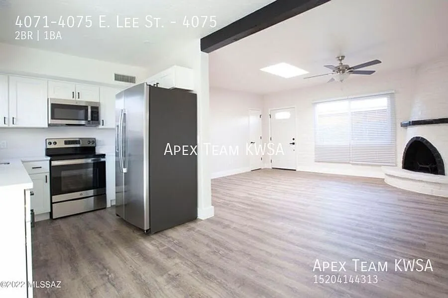$1095- Nicely Updated 2 Bed | 1 Bath Unit in Mid-Town! — Photo 2