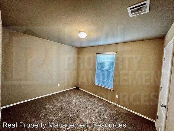 4th image of 10724 NW 27th St