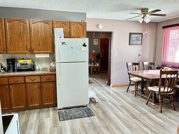 4th image of 160 B Cheviot Dr
