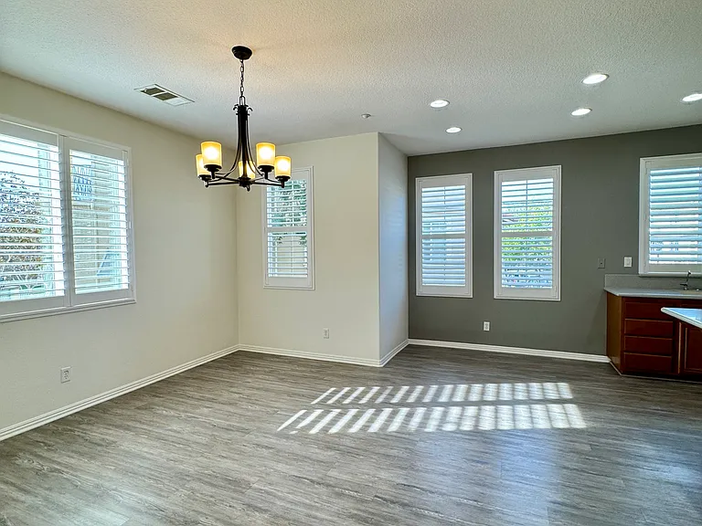 1331 Bayside Cir — Photo 36
