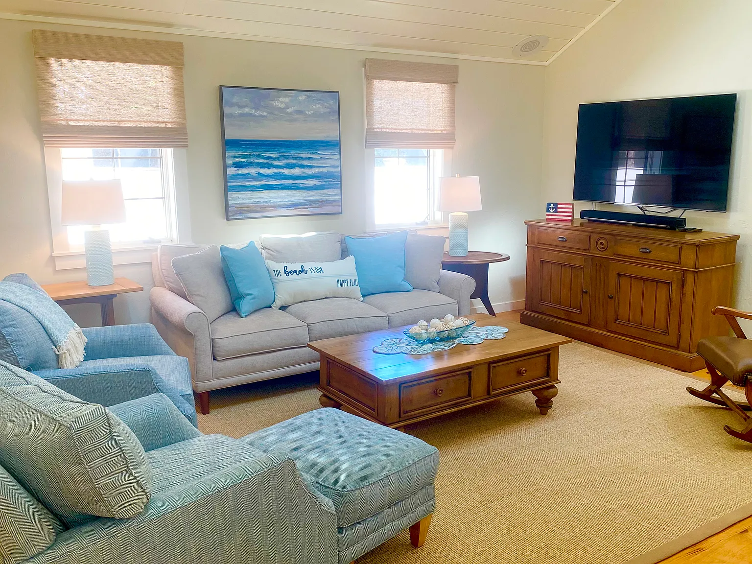 4 bed, 3.5 bath, 4624 sqft, $3,600 — Photo 3