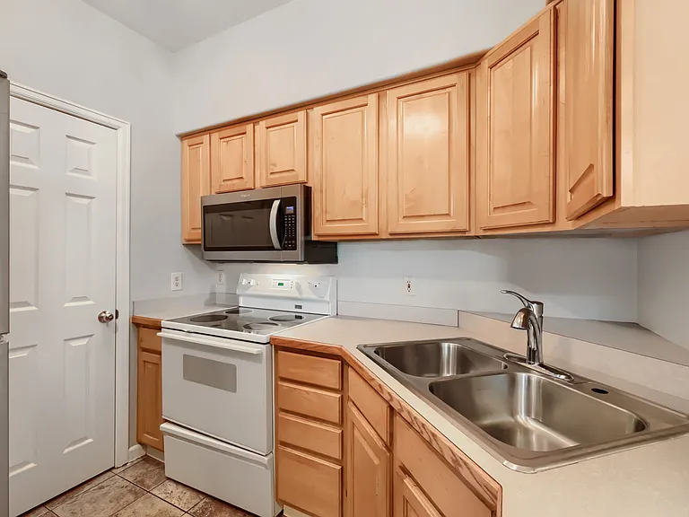920 E Plum Creek Pkwy #106 — Photo 4