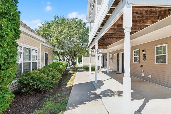 Eagle Rock Apartments & Townhomes at Rensselaer — Photo 30
