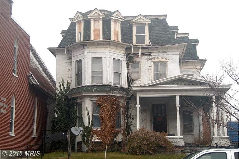 2nd image of 129 W Main St