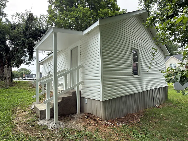 1623 Jones St — Photo 2