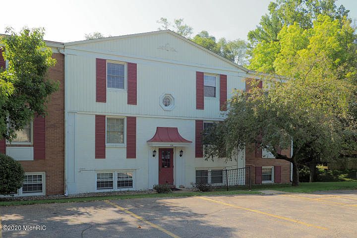 1st image of 714 Garland Cir APT C