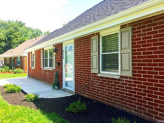 4th image of 633 Montana Dr