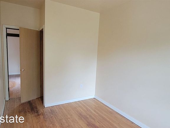 3rd image of 2804 W Kilbourn Ave #1