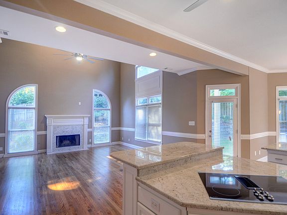 4th image of 8895 Fern Valley Cv