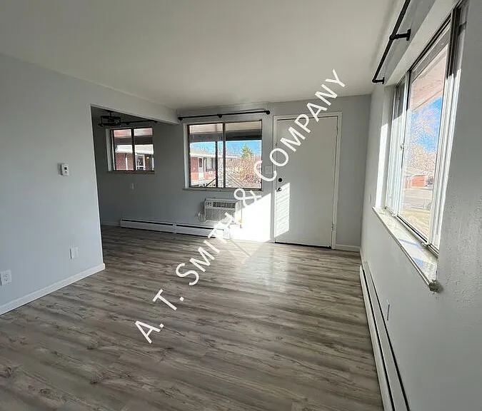 5437 Dover St #J — Photo 6