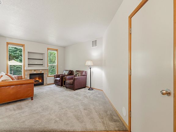 5th image of 5631 SW Norris Ter