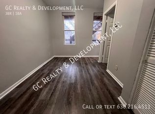 8715 S Marquette Ave #1, Chicago, IL 60617