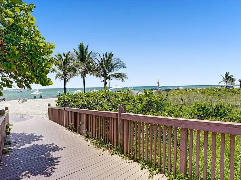 1201 S Ocean Dr — Photo 16