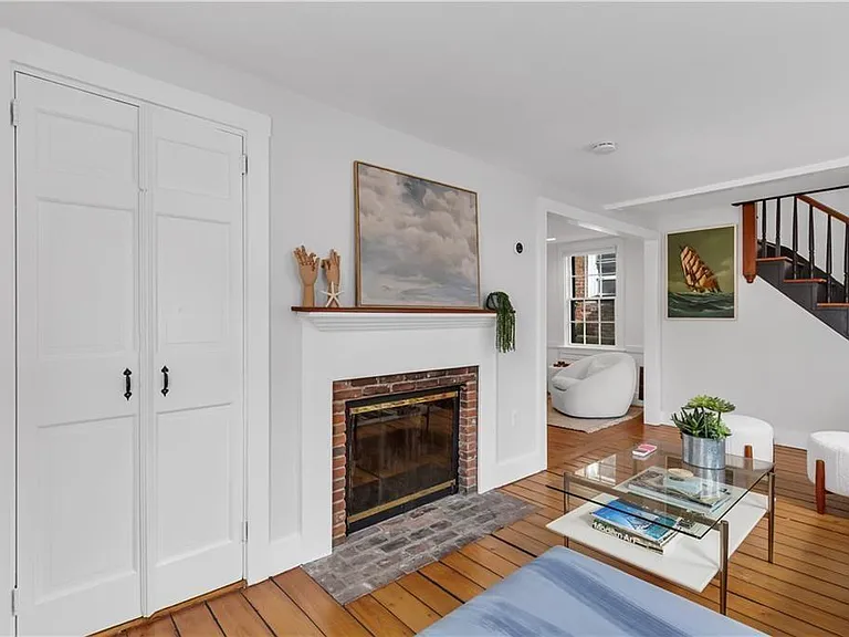 44 William St — Photo 12