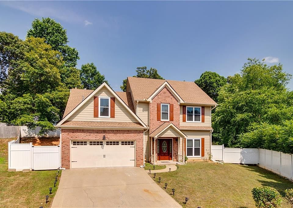 1st image of 1040 Braymoor Dr