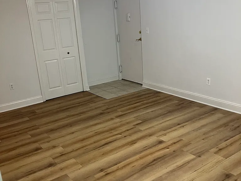 110 Royal Oak Dr #C — Photo 2