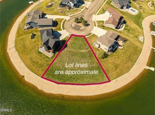 3821 Neptune Cir, Bismarck, ND 58504