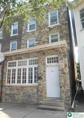 922 Northampton St #1 Photo 1