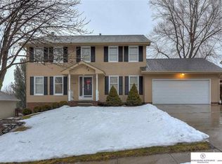 13448 Erskine St, Omaha, NE 68164