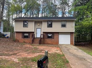 585 Country Lane Dr, Jonesboro, GA 30238