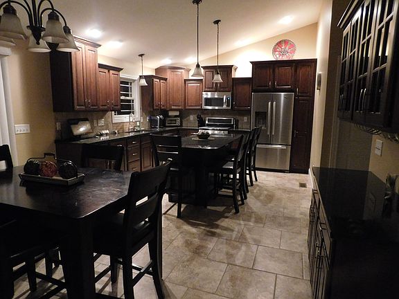 2nd image of 23 Cambridge Ct