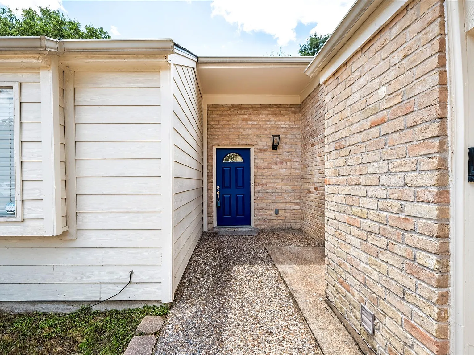 4 bed, 2.0 bath, 1657 sqft, $2,275 — Photo 4