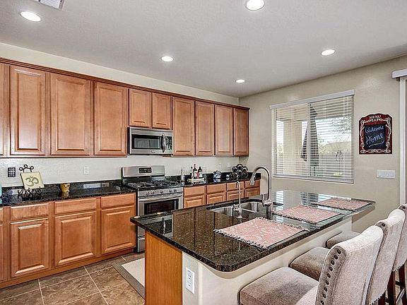 5th image of 3555 E Peartree Ln