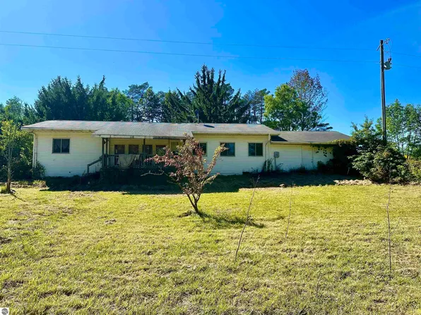 12510 Marilyn Dr, Leroy, MI 49655