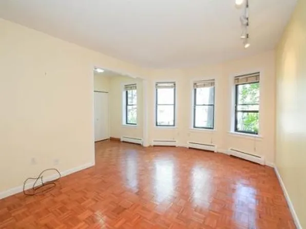 12 Prince St #2B, Cambridge, MA 02139