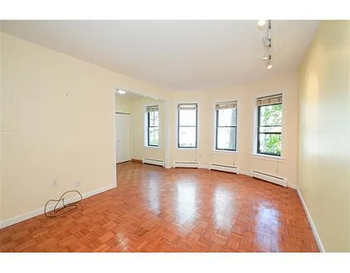 12 Prince St Photo 1