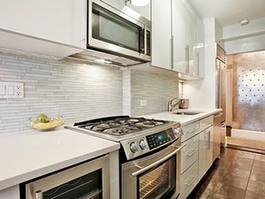 Sold by Corcoran | media 21