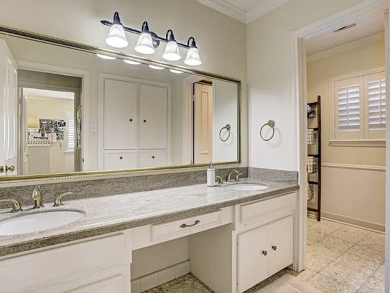 Huge second full bath.