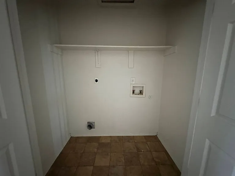 3301 Toledo Dr — Photo 6