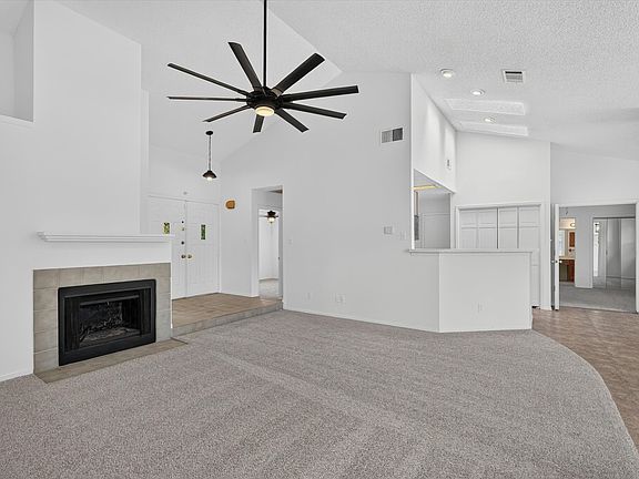 4th image of 3408 Meadowview Dr