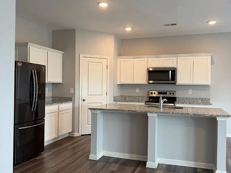 132 Verona Dr NW — Photo 8