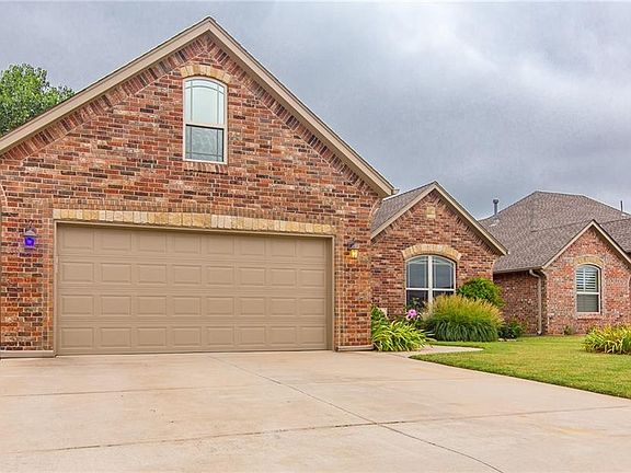 3rd image of 1169 Plaza Dr