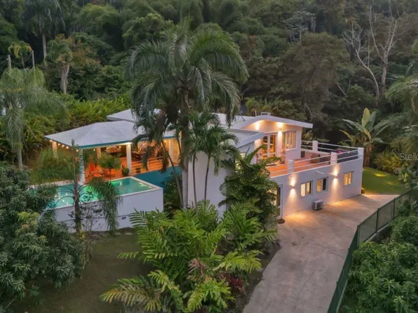 8th Street Villa Casablanca Colinas Del Yunque #J11, Rio Grande, PR 00745