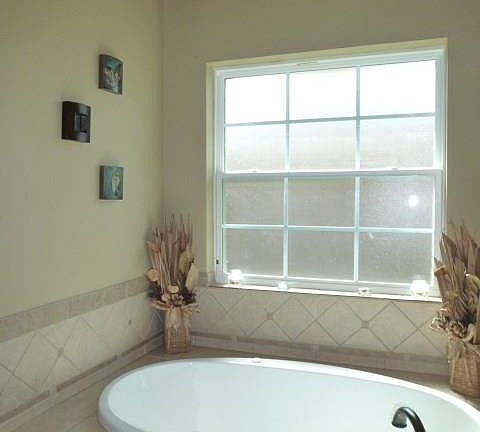 5th image of 1107 Chaucer Ln