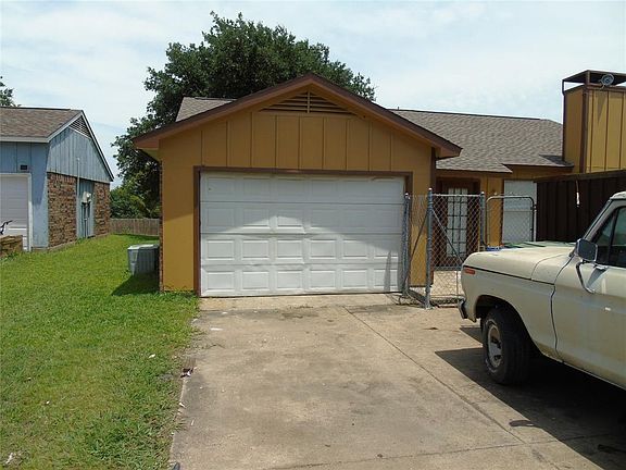 5th image of 2513 High Hollow Dr