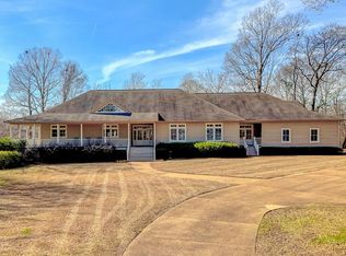 211 Pebble Beach Dr, Vicksburg, MS 39183