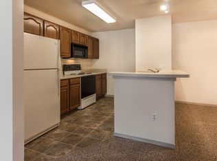 STERLING GREEN, North Sioux City, SD 57049