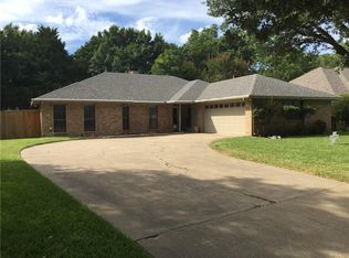 704 Arbor Creek Dr, Desoto, TX 75115
