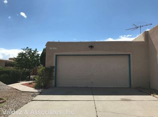 1937 Camino Lumbre, Santa Fe, NM 87505