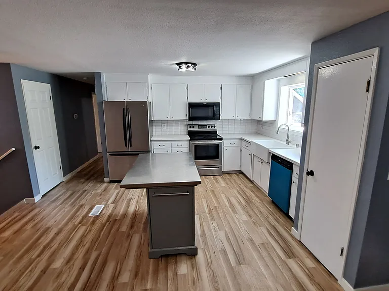 1316 S Woodlawn St — Photo 17